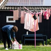 Снимка на Външен простор Brabantia Lift-O-Matic 50m, метален шип за вкопаване, калъф и торба с щипки, Spring Pink
